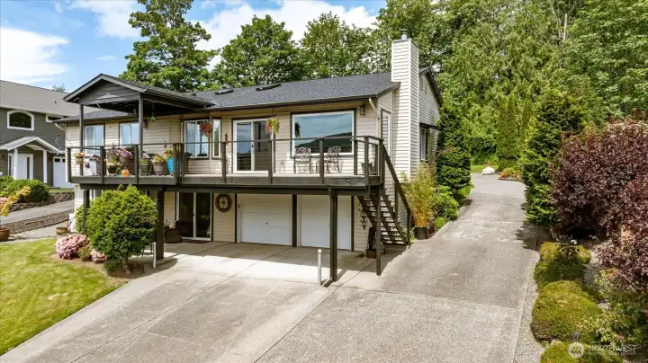 Meticulously maintained property. Did I mention the new roof?
