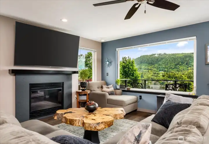 View? Check! Max comfort? Check! Main Level Living? Check!