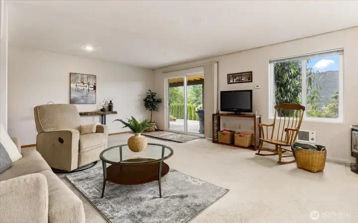 You'll appreciate the private access to the ADU via the keyed slider door. And the garden views are beautiful down here!