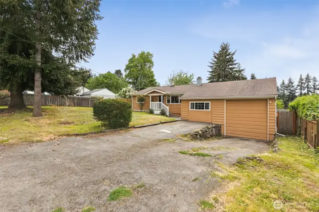 Room for RV parking ingrate, or driveway