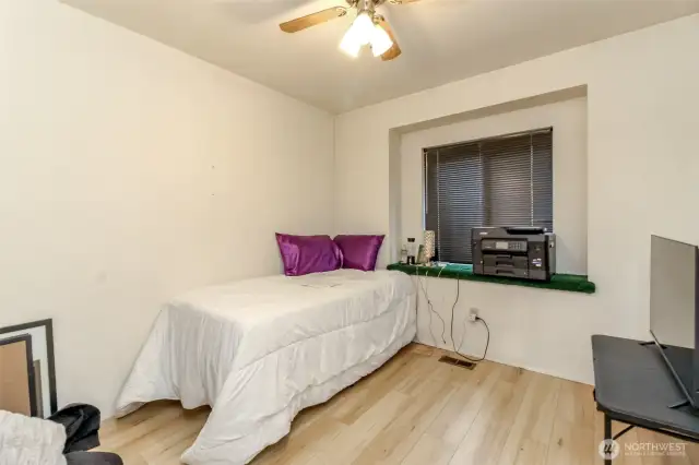 3rd bedroom / Den / Office
