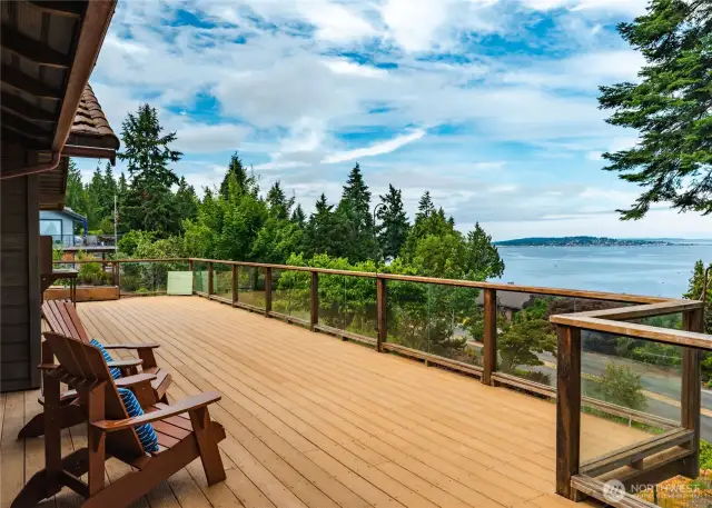 Watch the ferries arrive Port Townsend from the spacious deck.