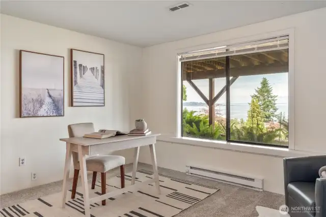 Lower level office/bonus room.