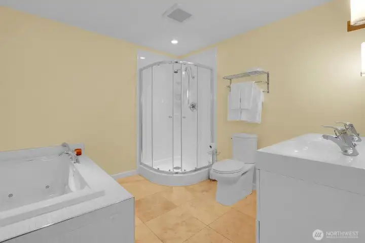 Custom 5-piece Shower plus Jacuzzi soaking tut- Primary Suite