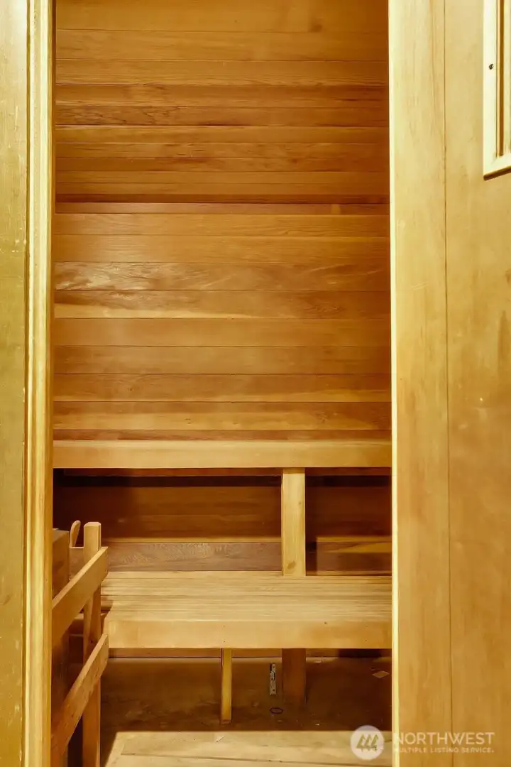 Private Men's and Woman's Sauna's wiith showers.