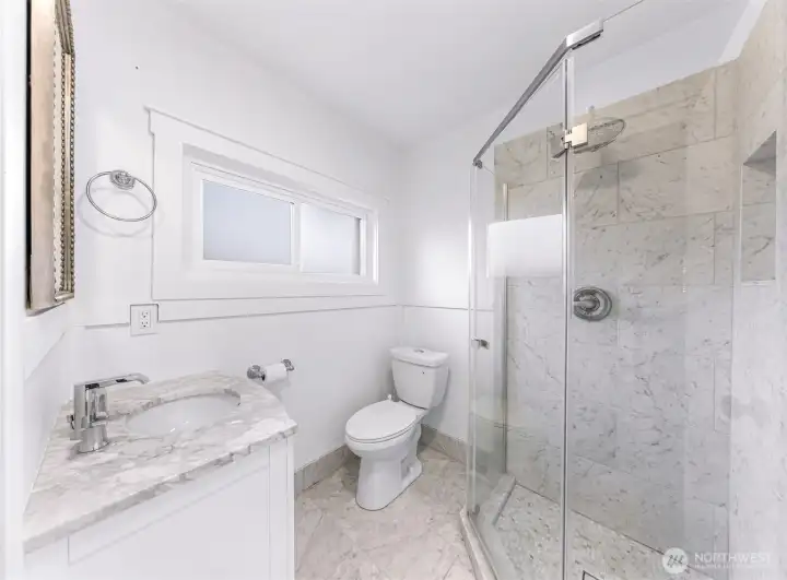 Guest Cottage .75 bathroom.
