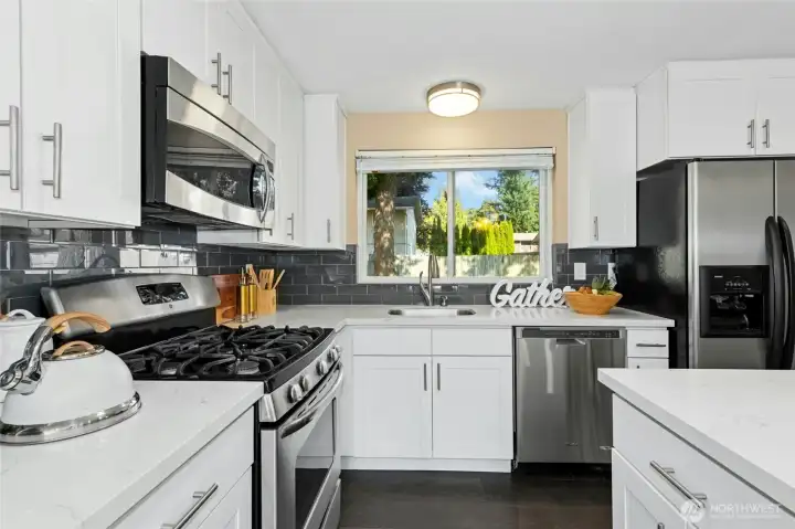 All appliances stay with home