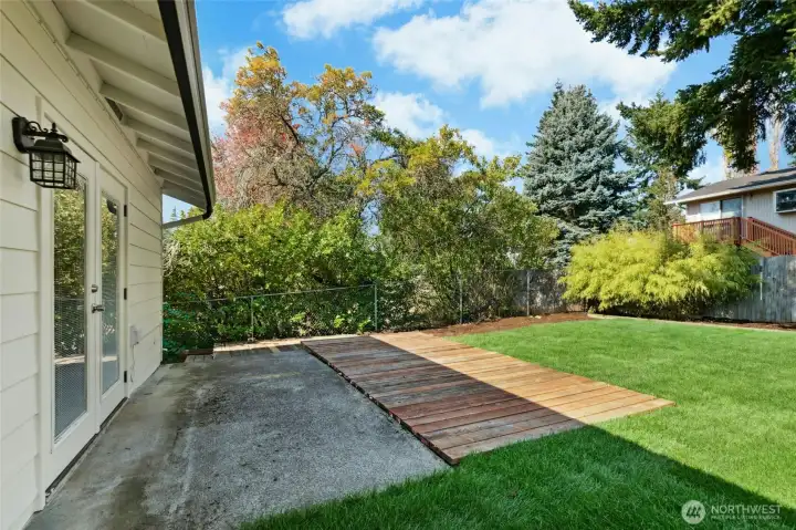 Generous Backyard