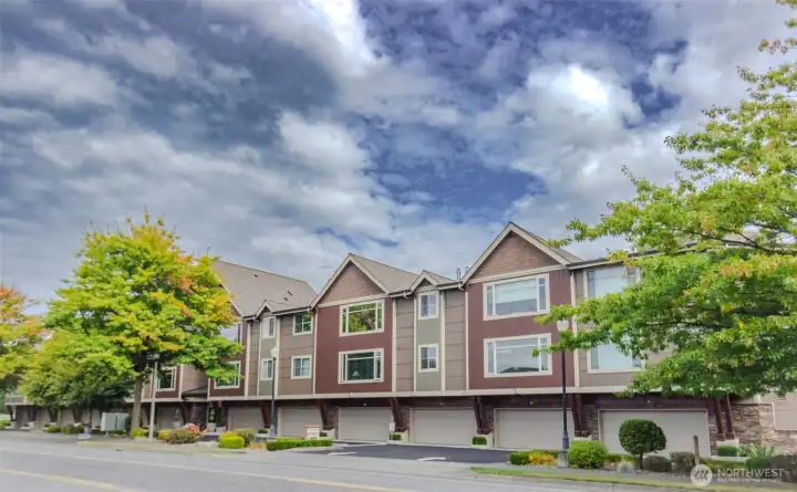 Enjoy all the shops, restaurants and parks that Lynden has to offer!