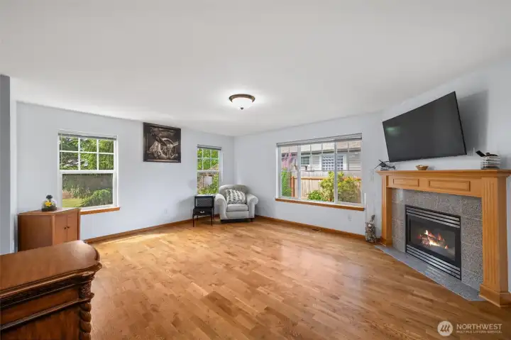 2nd Living Room w/ gas Fireplace