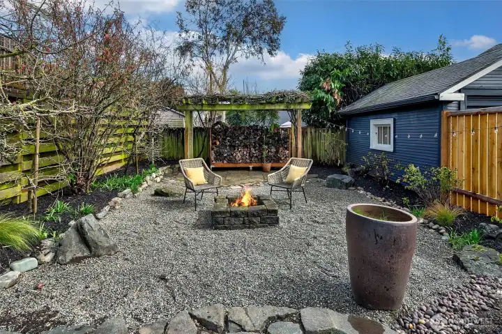 Private backyard with fire pit - wood pile included!