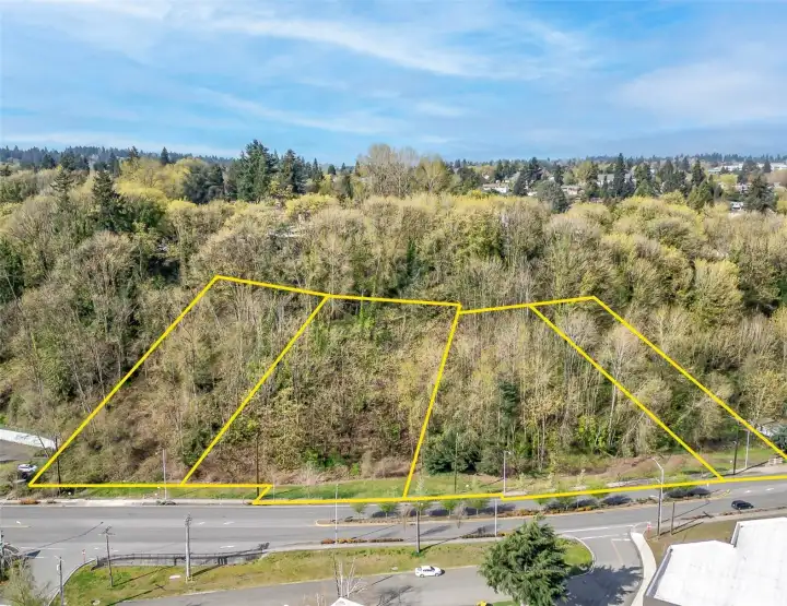 Lot lines are approximate and for illustrative purposes only.