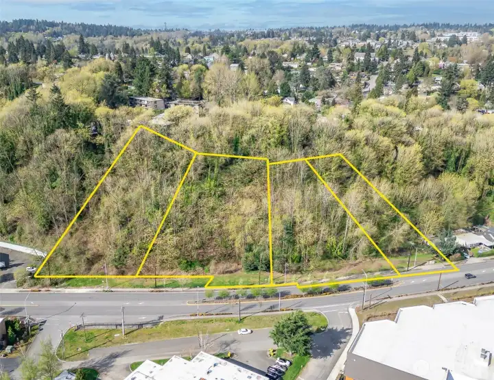 Lot lines are approximate and for illustrative purposes only.