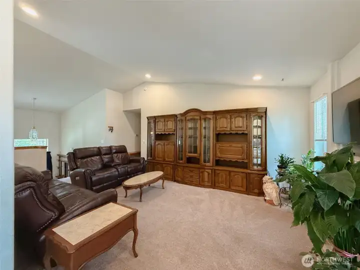 Shrunk size Livingroom Wall