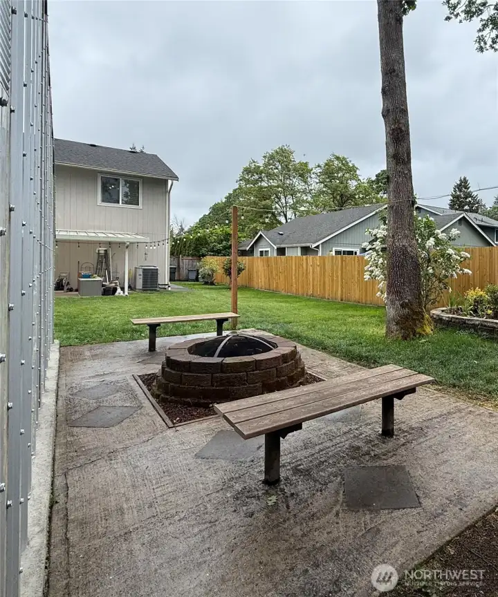 Fire pit with built in benches Fire pit with built in benches