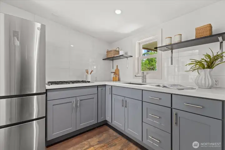 Full kitchen