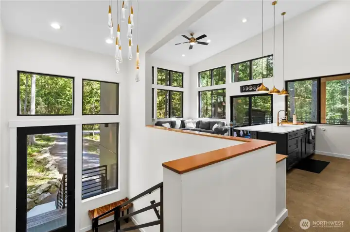Open and bright entry