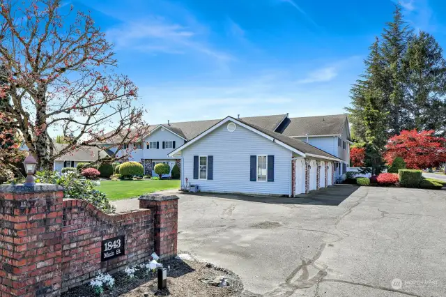 Welcome to 1843 Main St #A6 in Lynden! A great west side location close to everything!