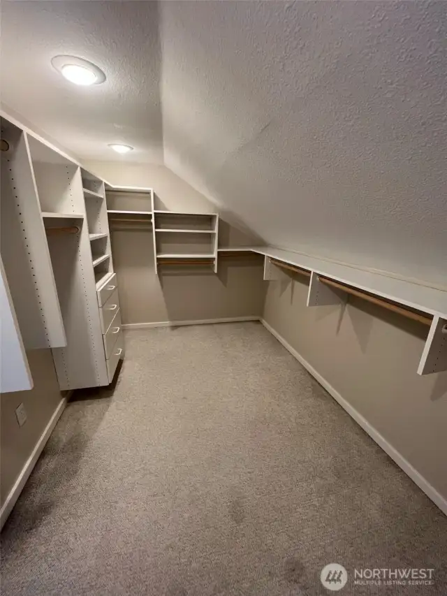 Walking Closet