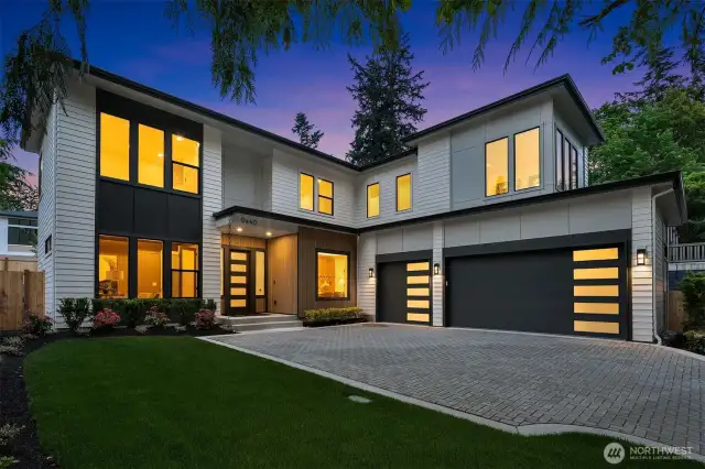 MN Custom Homes presents a transitional design in the Kirkland Highlands