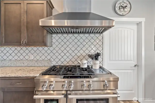 beautiful double oven and gas range