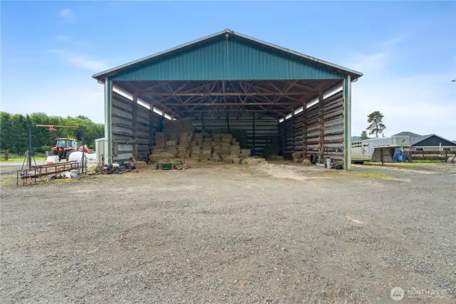 50x60 Pole barn w/ 18'6" clearance.