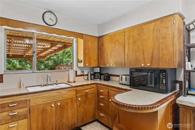 Original well maintained cabinets