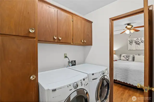 Laundry room with plenty of storage