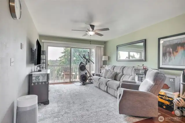 Living room leading to deck