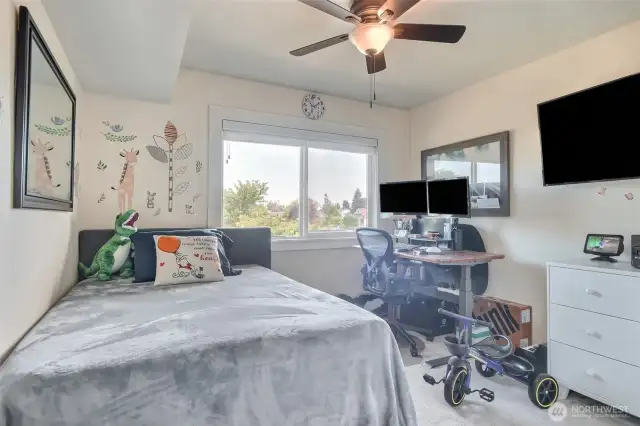 Bedroom #1: Faces front of complex