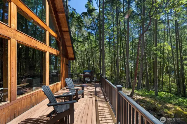 Wraparound deck