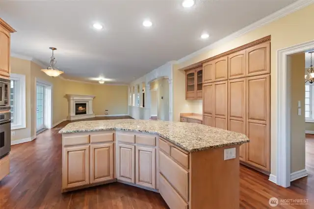 Kitchen, tons of storage, Stainless appliances