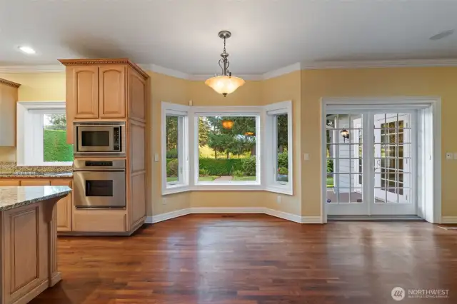 eating area with slider