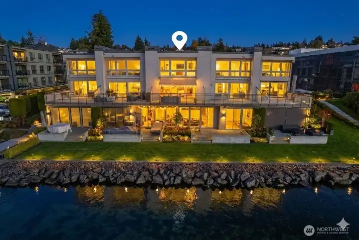 Hugging the waters edge of Downtown Kirkland