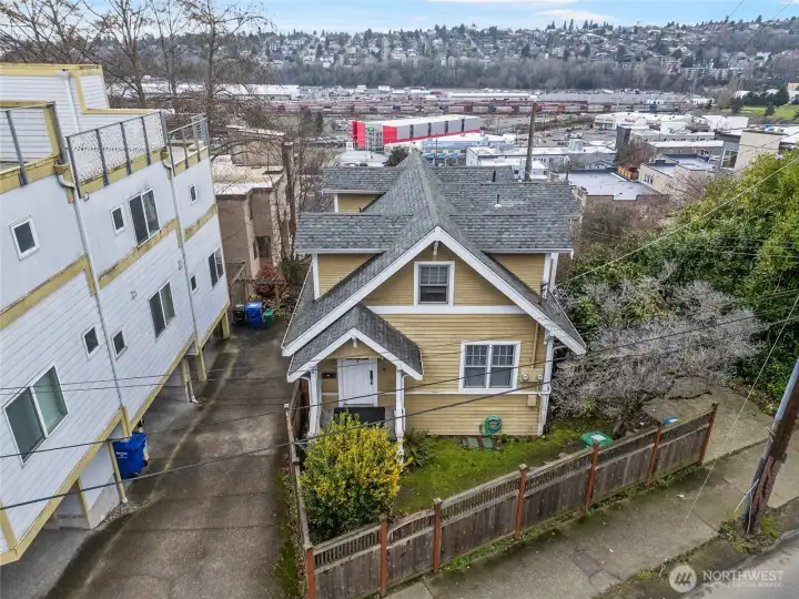 Enjoy sweeping territorial views from the west slope of Queen Anne.