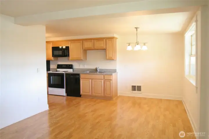 An open layout makes the lower unit live large.