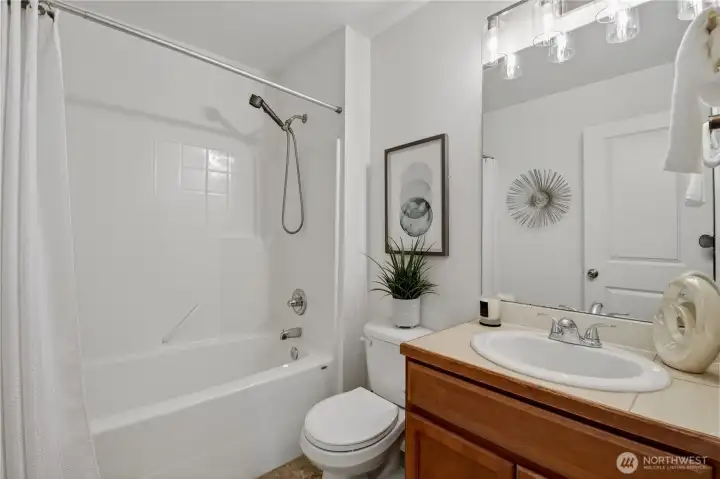 Upper Level Guest Bath