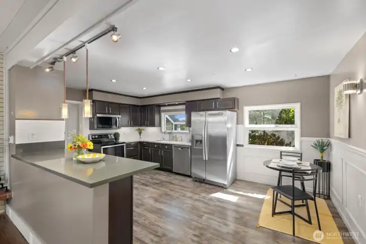 Updated kitchen with a kitchen nook!