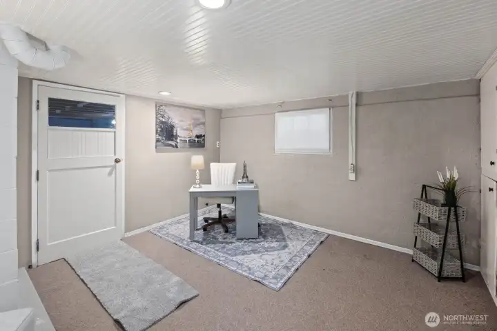Bonus space in Basement-office? Craft room or whatever your heart desires!