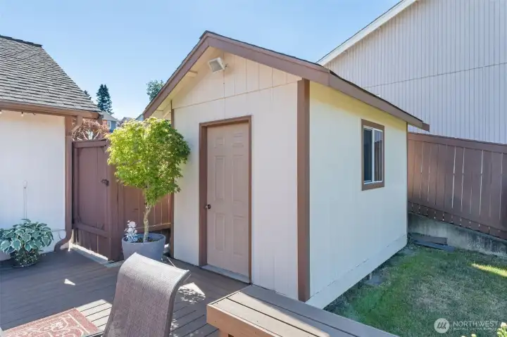 Extra large storage shed Extra large storage shed