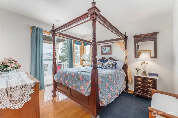 Lower primary bedroom