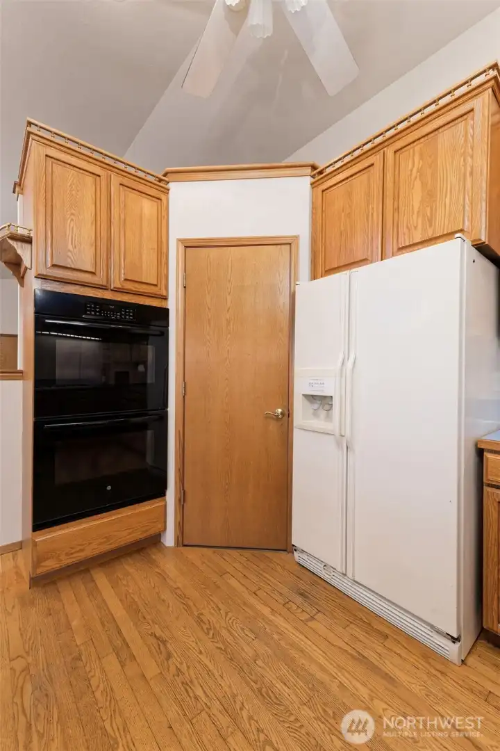 That pantry is really large! And the kitchen has a double-oven! That pantry is really large! And the kitchen has a double-oven!