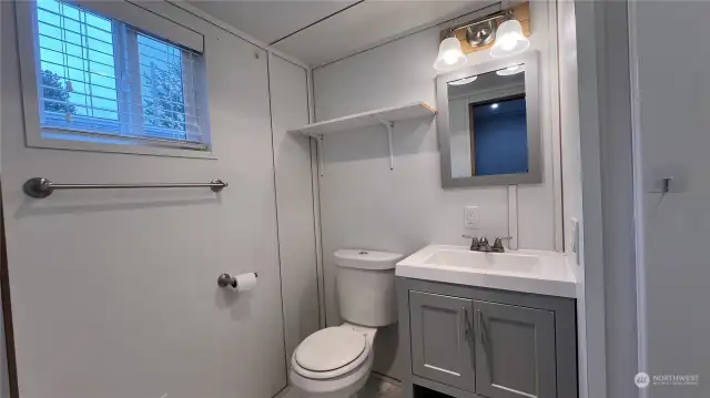 Full Size Bathroom