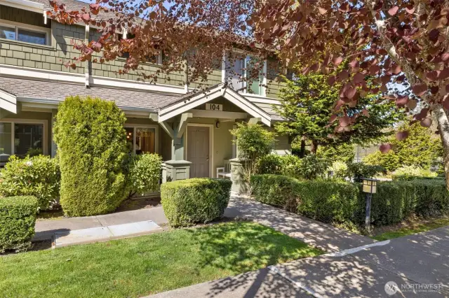 End unit offers great privacy.