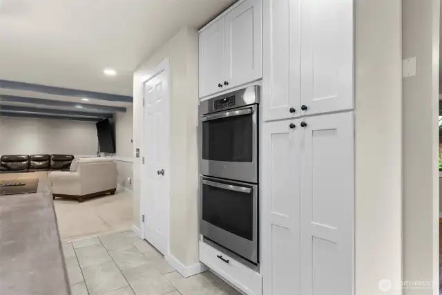 Double-ovens with pantry and lots of storage. Plus 2 pantries!
