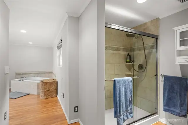 En-suite bath with walk-in shower and double vanity