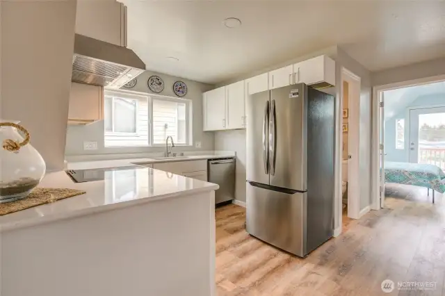 Appliances and all furnishings are included. Just come and enjoy the beach!