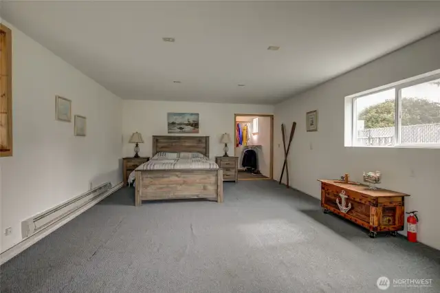 Very large 2nd downstairs bedroom