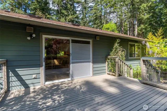 Spacious back deck, perfect for entertaining!