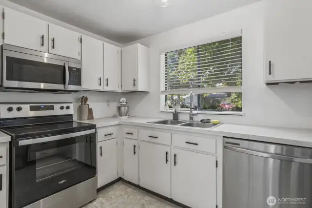 Well-functioning kitchen with everything you need at your fingertips.